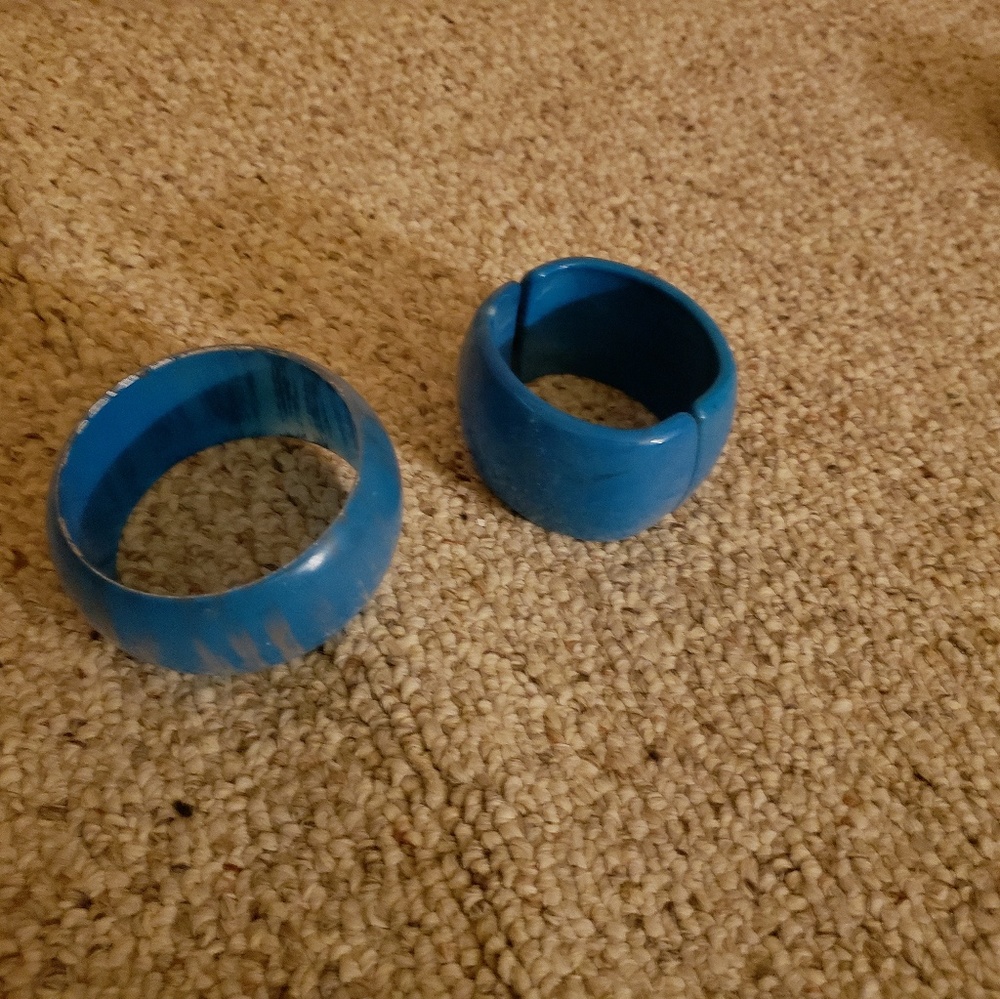 Bracelets - Picture 2 of 2